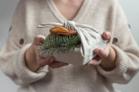 Eco-friendly Christmas gift wrapping ideas - EcoVibe